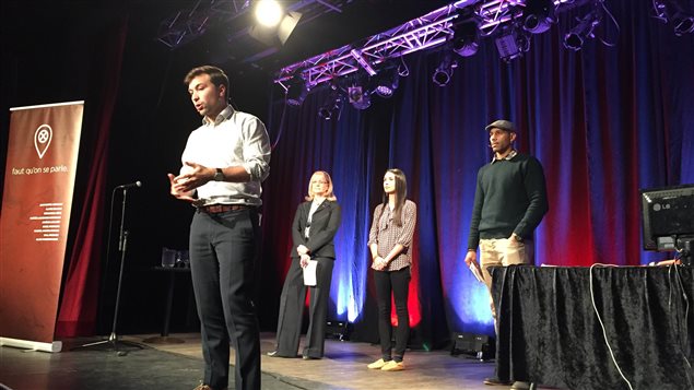 Gabriel Nadeau-Dubois et ses acolytes du collectif «Faut qu'on se parle», Claire Bolduc, Maïté Labrecque-Saganash et Will Prosper à Rouyn-Noranda Gabriel Nadeau-Dubois et ses acolytes du collectif «Faut qu'on se parle», Claire Bolduc, Maïté Labrecque-Saganash et Will Prosper à Rouyn-Noranda