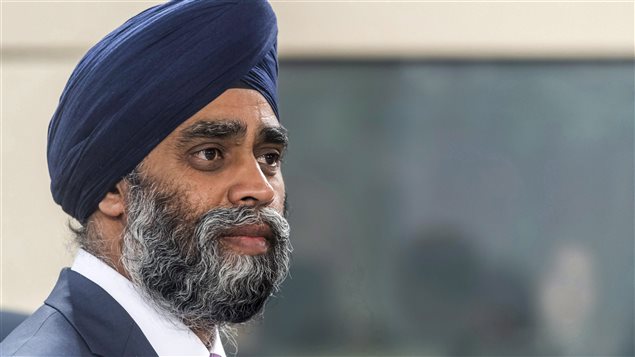 Le ministre de la Défense, Harjit Sajjan, s’est dit pour sa part satisfait du travail accompli par le général Vance, mais il a reconnu qu’il restait encore « beaucoup » à faire pour enrayer le phénomène et faire en sorte que les femmes et hommes en uniforme se sentent en sécurité.