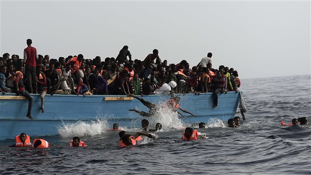 Des migrants au large de la Libye