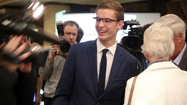 Sam Oosterhoff当选议员为安省自由党政府敲警钟