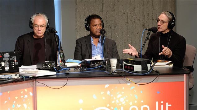 L'émission Désautels le dimanche au Salon du livre de Montréal 2016. De gauche à droite: les journalistes Michel Labrecque et Léo Kalinda; Alberto Ruy-Sanchez, auteur, poète, essayiste et éduteur mexicain. L'émission Désautels le dimanche au Salon du livre de Montréal 2016. De gauche à droite: les journalistes Michel Labrecque et Léo Kalinda; Alberto Ruy-Sanchez, auteur, poète, essayiste et éduteur mexicain.
