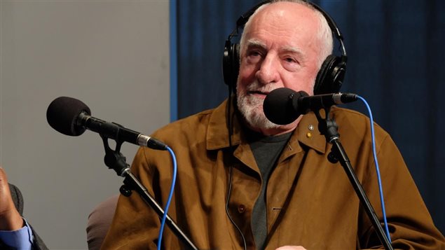L'artiste René Derouin à l'émission Désautels le dimanche au Salon du livre de Montréal, 2016. L'artiste René Derouin à l'émission Désautels le dimanche au Salon du livre de Montréal, 2016.