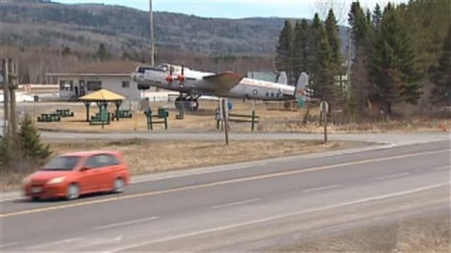 Showing KB-882 parked at the small Edmunston airport on the New Brunswick Quebec boundary. Road salt laden spray thrown up by vehicles passing in winter has not been kind to the plane.