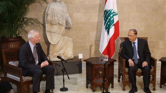 الرئيس اللبناني مستقبلا وزير الخارجية الكندي