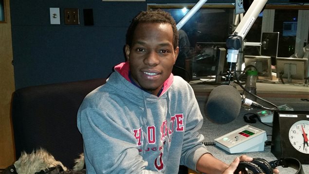 Erico Amoussou raconte un Noël togolais à l'émission radio L'actuel. Erico Amoussou raconte un Noël togolais à l'émission radio L'actuel.