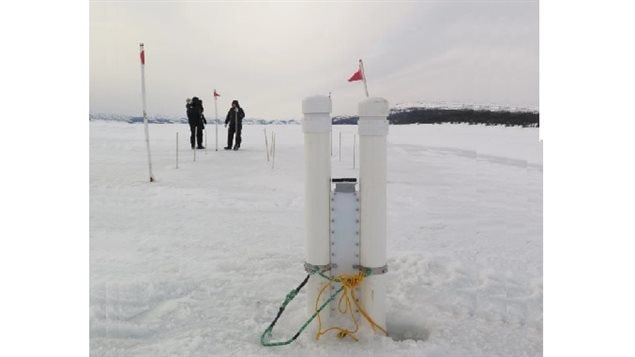Static monitor measures temperature differential between the sea and air to determines ice thickness