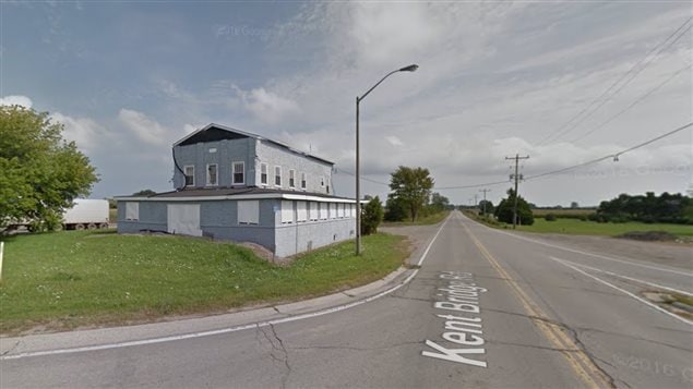 The front of the Eatonville Roadhouse in 2014, last physical reminder of Japanese-Canadian internment in Ontario during the Seond World War, now boarded up and deteriorating, awaiting possible demolition.