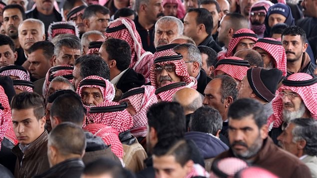 Des Jordaniens assistent aux funérailles de l’une des personnes tuées dans l’attaque du 18 décembre 2016 à Karak, une destination touristique connue pour l’un des plus grands châteaux croisés de la région.