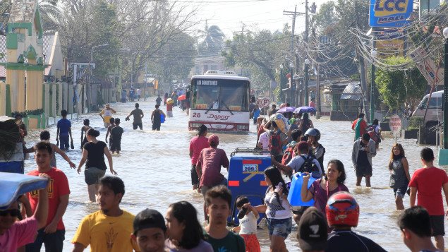 Filipinas después del paso del tifón Nock-Ten.