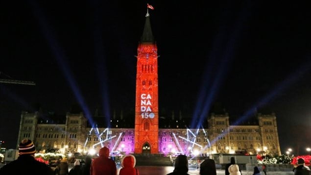 A huge crowd was on hand in the national capital Ottawa for the New Year’s Eve celebration, which also kicked off Canada’s 150th anniversary year in 2017.