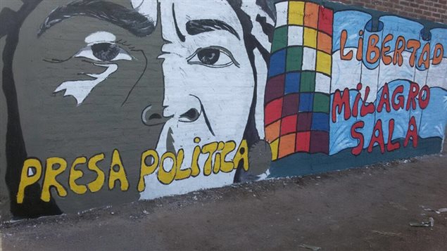 Una pintura mural en Argentina sobre el encarcelamiento de Milagro Sala