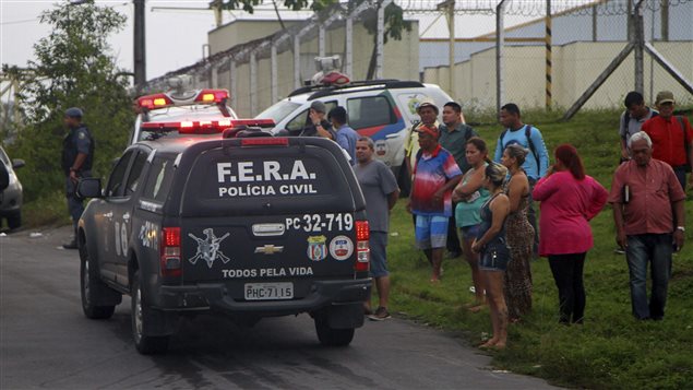 El traslado de parte de los detenidos podría devolver la calma al penal.