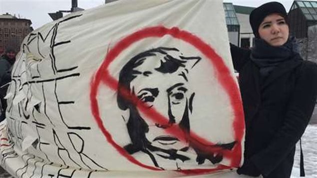 Manifestante anti-Trump Manifestante anti-Trump