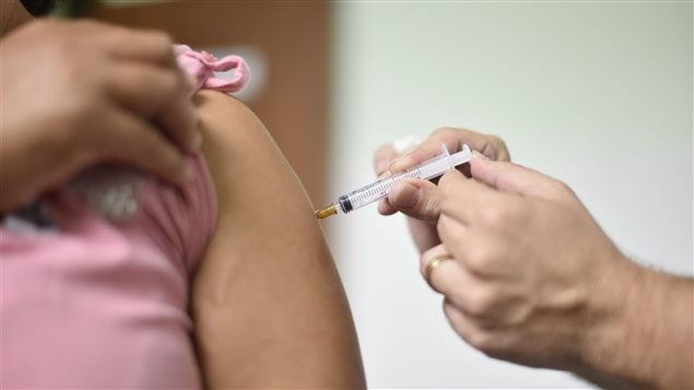 Las autoridades lanzaron una nueva vacunación para contrarrestar el brote.