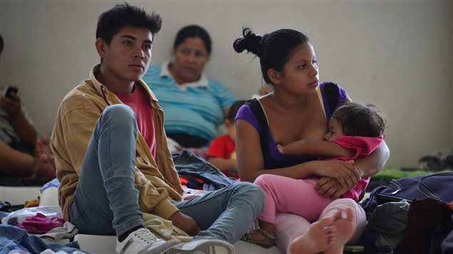 El casamiento a una edad prematura precariza la situación familiar.