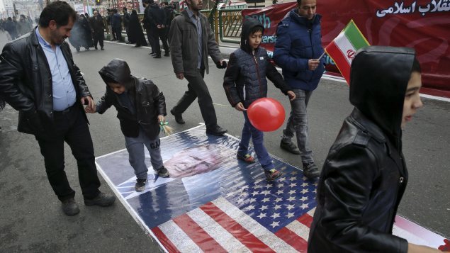 Los iraníes muestran su rechazo a las políticas de Estados Unidos.