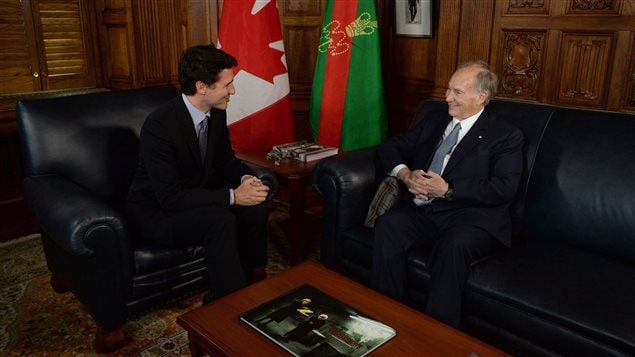 El primer ministro Justin Trudeau y el Aga Khan el 17 de mayo 2016 en Ottawa.