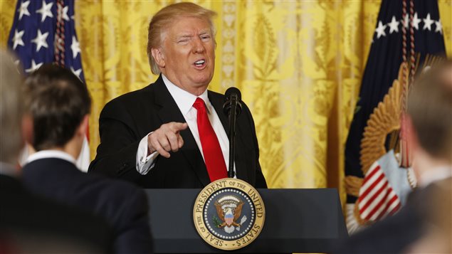 El presidente de Estados Unidos, Donald Trump, regañando a los medios el 16 de febrero 2017, en una conferencia de prensa.