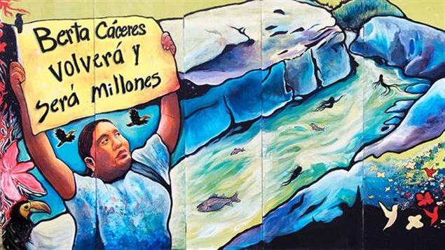Fragmento de un mural en homenaje a la líder hondureña Berta Cáceres.