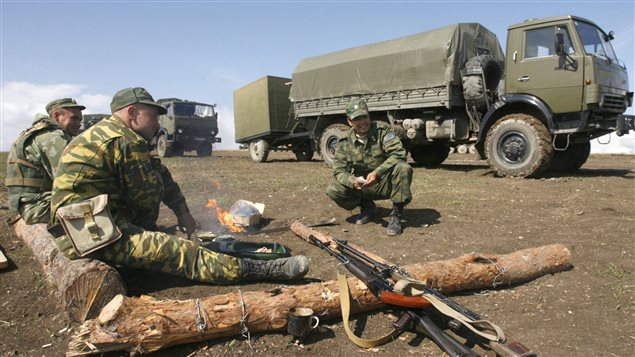 Un puesto de control de las tropas rusas cerca de la frontera con Georgia.