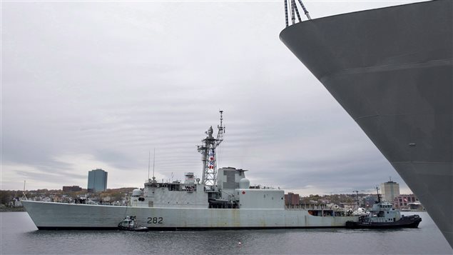 El NCSM Athabaskan en el puerto de Halifax el 30 de Octubre 2014. 