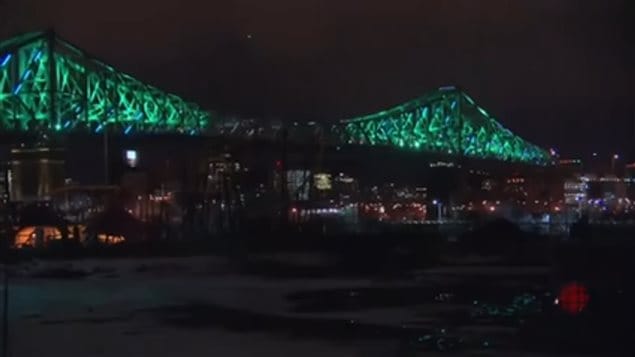 Puente Jacques Cartier de Montreal durante la noche del miércoles 8 de marzo 2017.
