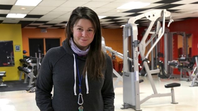 MacDonnell est actuellement en congé de son poste d'enseignante alors qu'elle occupe un emploi à la Commission scolaire Katavik pendant plusieurs mois, en gérant un budget d'environ 500 000 $ pour promouvoir une vie saine dans les 14 communautés du Nunavik. (Marika Wheeler/CBC)