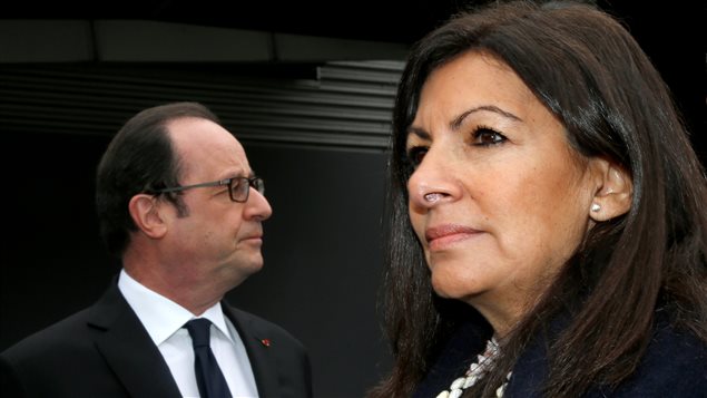 El presidente francés, François Hollande y la alcaldesa de París, Anne Hidalgo.