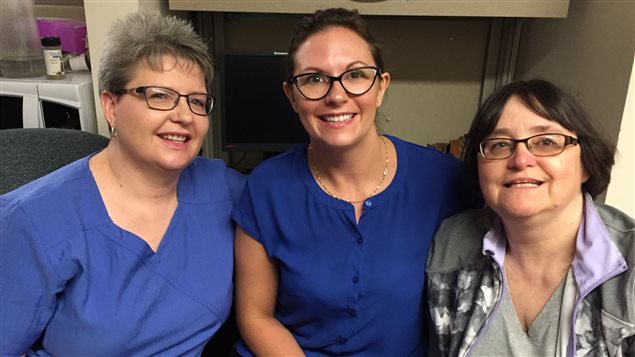 Les infirmières Sylvie Kozlowskyj, Chanelle Middaugh, et Lise Paquette dans leur bureau du Centre régional de cancérologie du Nord-Est. Les infirmières Sylvie Kozlowskyj, Chanelle Middaugh, et Lise Paquette dans leur bureau du Centre régional de cancérologie du Nord-Est.