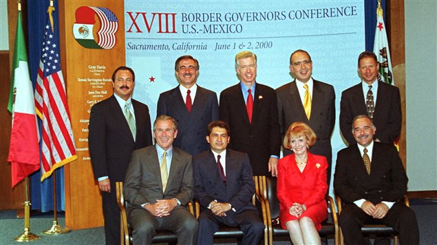 Yarrington en un encuentro en Estados Unidos, junto al entonces gobernador George Bush.
