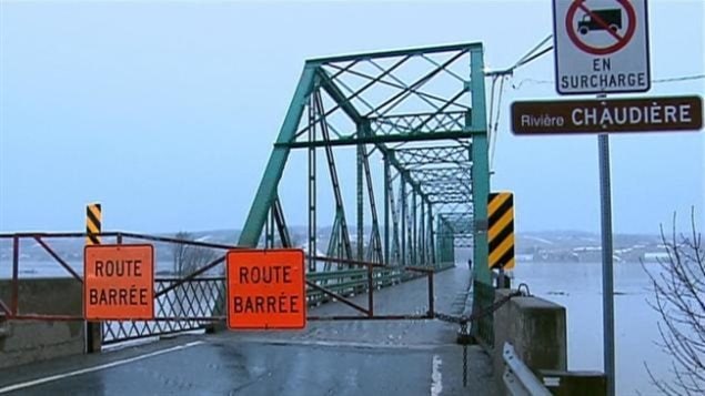 La rivière Chaudière fait partie des masses d’eau surveillées par les autorités. (Radio-Canada)