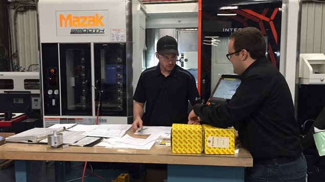 Une entreprise qui fabrique des composantes aéronautiques.