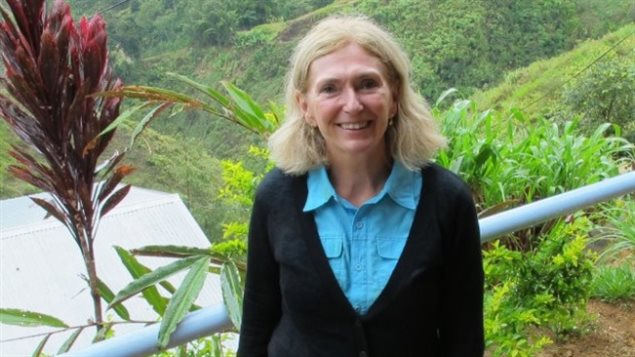 Vicki Russell抱怨加航让她的梦幻旅游变成噩梦