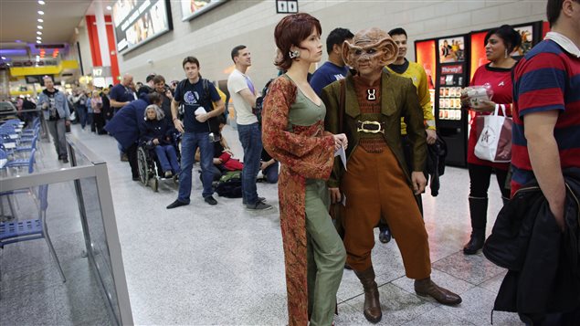 Las convenciones anuales reunen a cientos de fanáticos que no dudan en disfrazarse como los personajes de la serie.