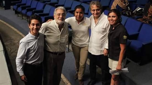 Marco, acompañado entre otros por el gran Plácido Domingo.