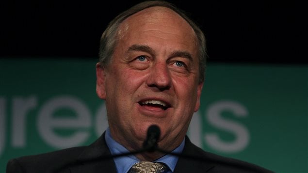 Andrew Weaver, jefe del Partido Verde, celebra los resultados de la elección en Columbia Británica.