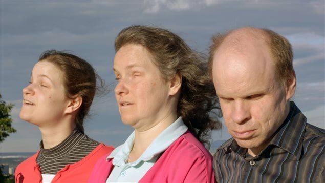 La familia Harting. De derecha a izquierda, Denis, Peggy y su hija Lauviah.