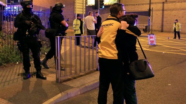 找到亲人的人相拥而泣、找不到亲人的人彻夜难眠