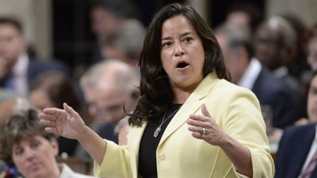 La ministre Jody Wilson-Raybould assure qu’elle demeure pleinement engagée à mettre fin à la tragédie qui touche les communautés autochtones.