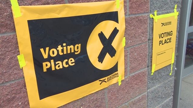 Puesto de votación en Nueva Escocia. 