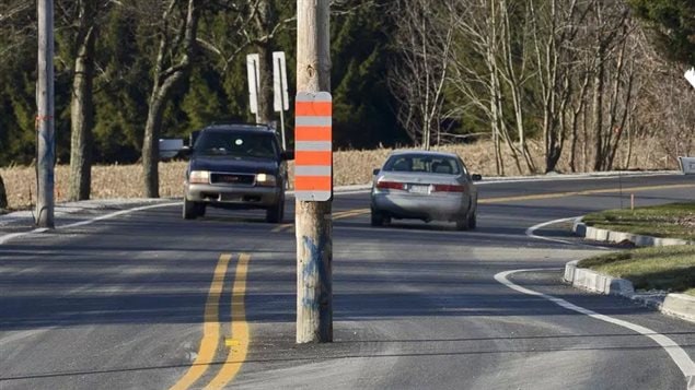 Quebec made people shake their heads as well back in 2012 when the ministry of Transport fmodified a dangerous curve in the road in the Eastern Twonshhipsi but Quebec’s public utility apparently failed to coordinate its timetable with the roadwork