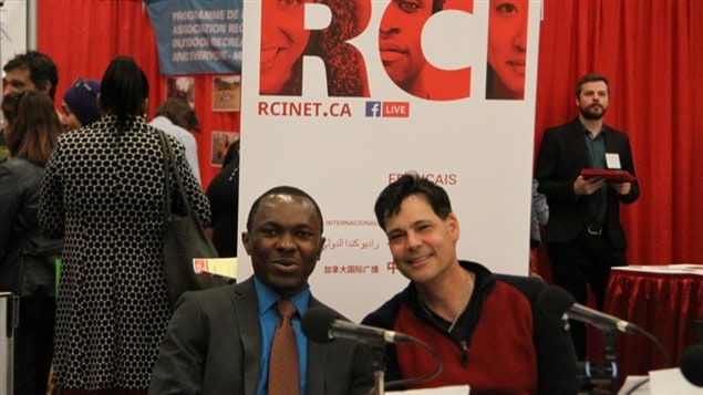 Radio Canada International avec les animateurs Marcien Fossuo et Stéphane Parent en direct du Salon de l’immigration et de l’intégration au Palais des congrès de la ville de Montréal.