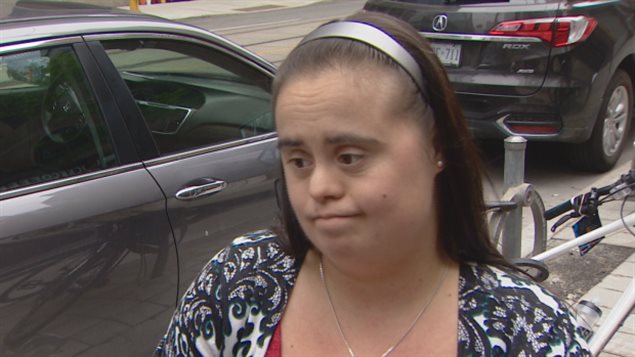 Francie Muñoz, 29 años, se siente muy descencionada de los comentarios y burlas de los dos agentes de policía de la ciudad de Toronto