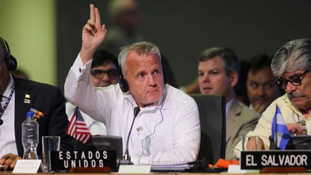 El representante de Washington en la OEA, John Sullivan.