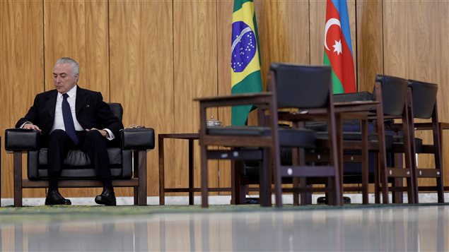 El mandatario comienza a sentir el aislamiento, a medida que sus aliados comienzan a tomar distancia.