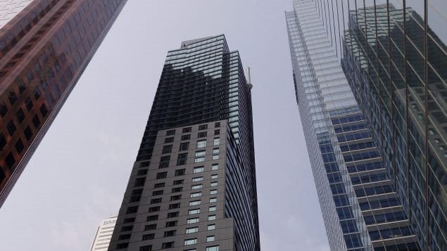 La tour Trump (au centre) au centre-ville de Toronto Photo : La Presse canadienne/Joe O’Conna