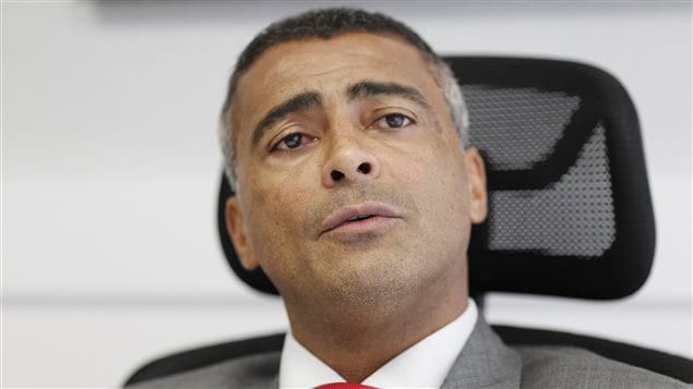 El ex futbolista estrella, Romario, se alegró de la renuncia de Teixeira en 2012.