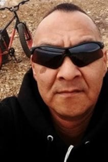 在Paulatuk因纽特部落居住生活的James Ruben Jr.