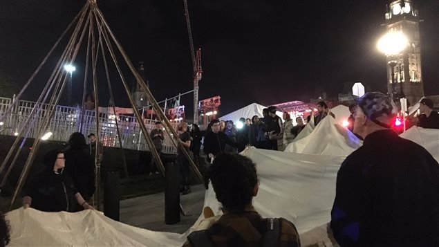 Early this monring protesters were allowed to erect the tent, inside the gates but go no further onto Parliamentary grounds.