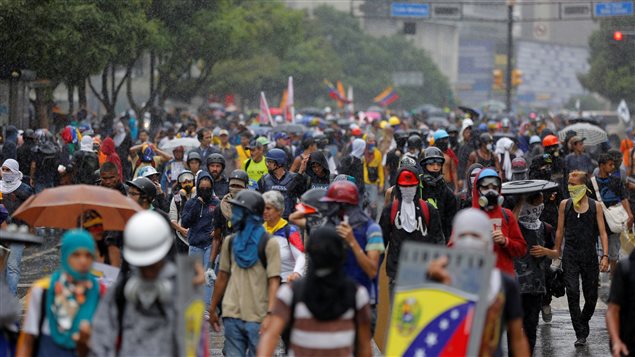 Las demostración en pro y en contra del gobierno se suceden desde hace 3 meses.